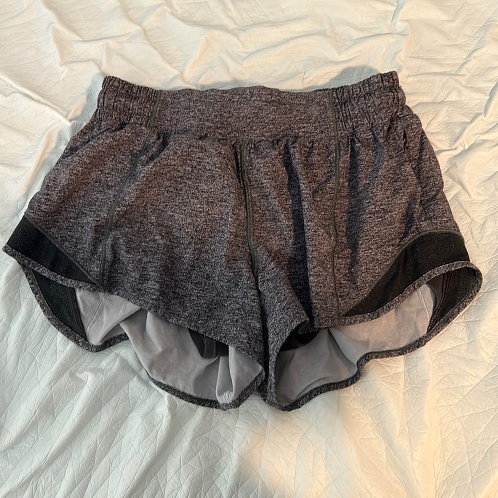 Lululemon Size 4 Grey Hotty Hot 2.5in Shorts